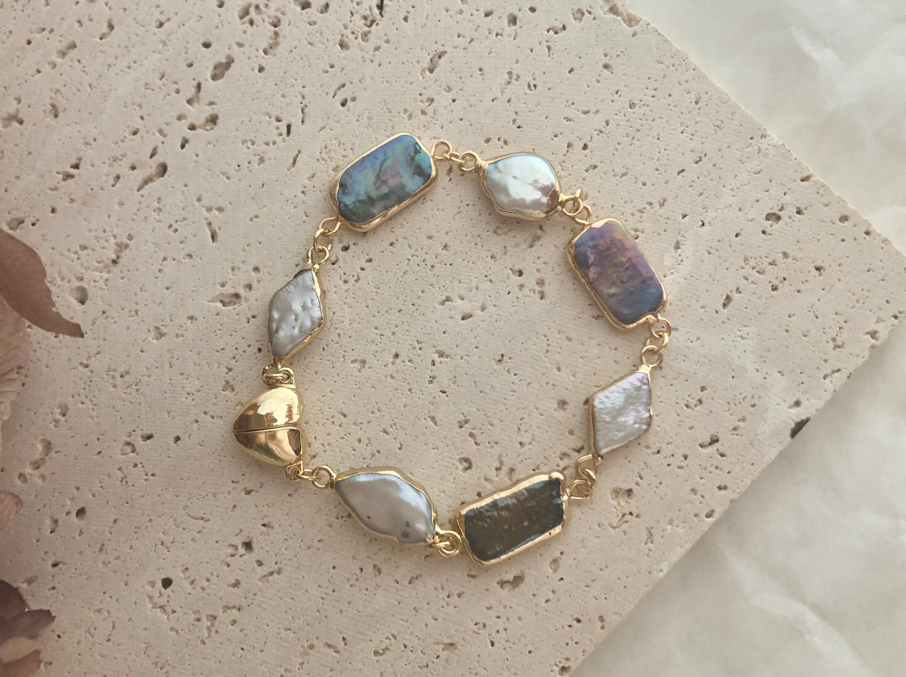 Multiple-col freshwater baroque pearl bracelet. Baroque pearl bracelet. Adorable bracelet. Boho bracelet. Gift for her