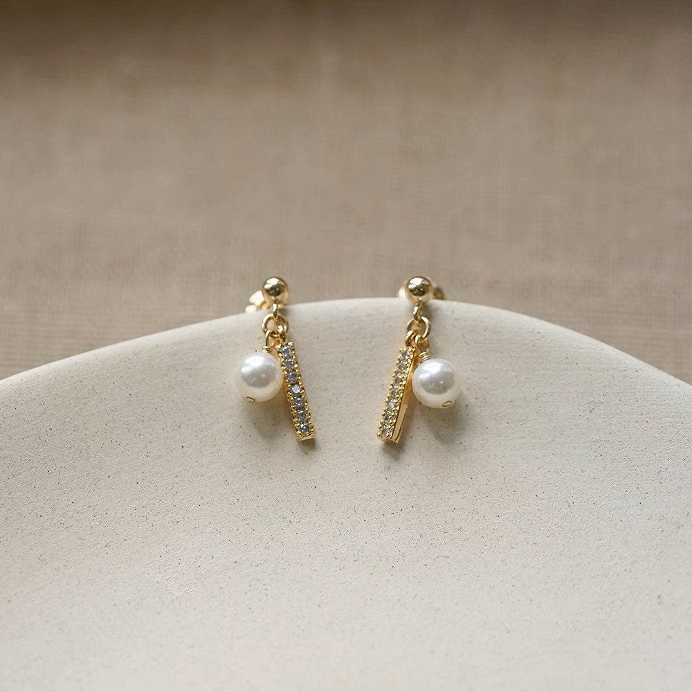 Minimalist freshwater pearl CZ bar dangle earrings. Minimalist clip on earrings. No pain Drop earrings. Dainty earrings. Gift for her