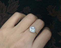 Minimalist baroque pearl luster ring. Dainty white pearl ring. Baroque Petal pearl ring. Freshwater pearl ring. Wedding ring