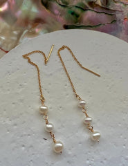 14K gold filled freshwater pearl dainty threader/earring. elegant earring. minimalist threader/earring. Valentines gift. Gift for her.