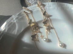 Gold butterfly long threader. Elegant freshwater pearl clip-on earrings. Dainty no pain threader. Delicate earring. Bridesmaid gift.