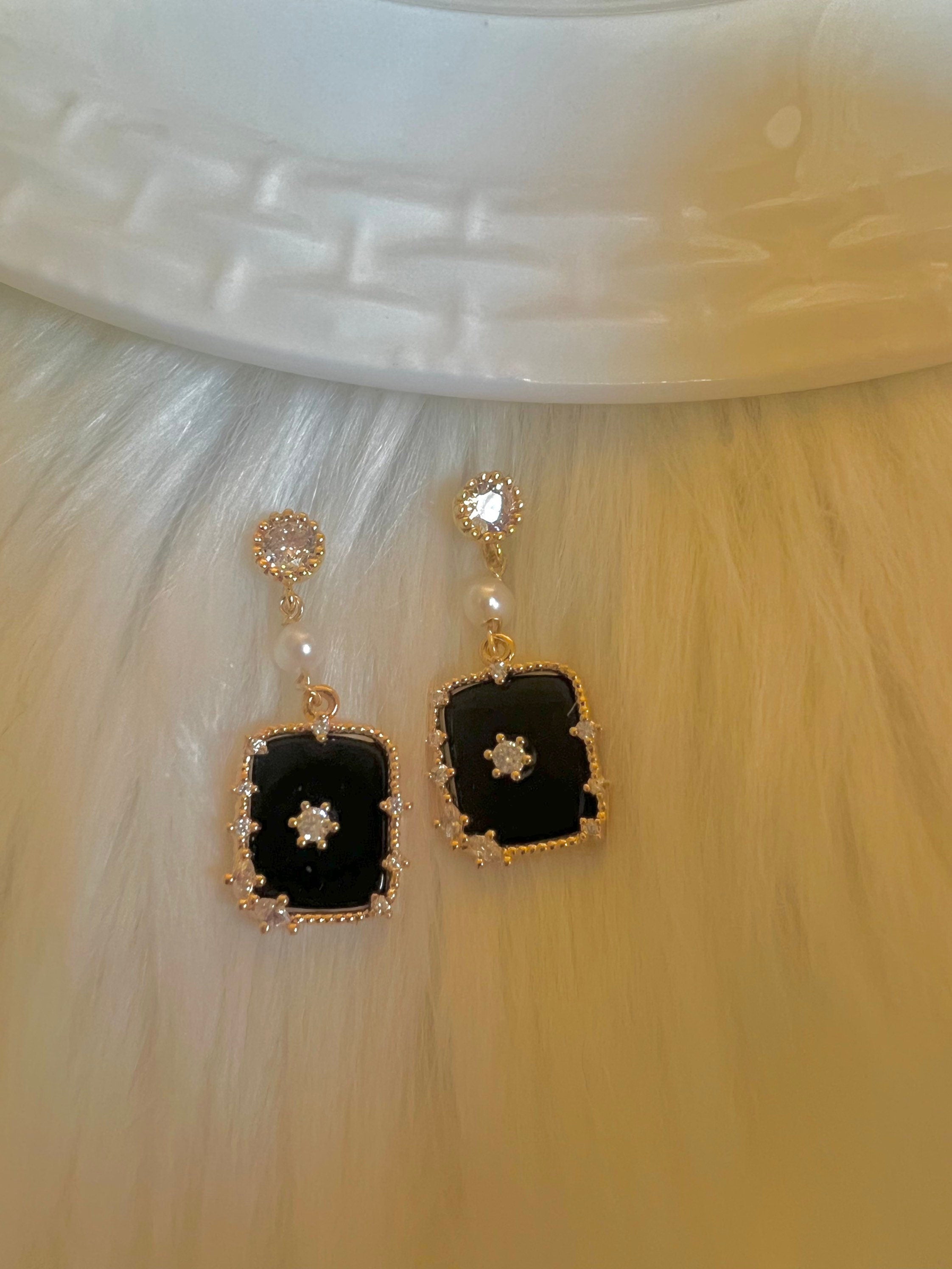 Vintage Black Onyx Pendant Freshwater pearl earrings pave Set Diamond Earrings. Natural Black Agate gold Earrings. Art Deco Earrings.