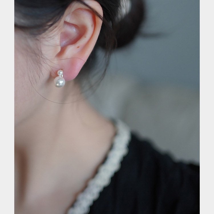14K gold filled freshwater double pearl stud earring. Minimalist clip on earrings. Bridal earrings. Bridesmaid gift.