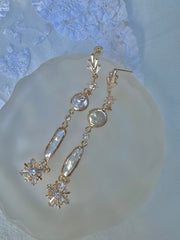 Victoria style elegant freshwater pearl dainty earring. delicate earring. France style design Swarovski earring. Wedding earrings.