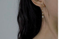 14K gold filled freshwater pearl dainty threader/earring. elegant earring. minimalist threader/earring. Valentines gift. Gift for her.