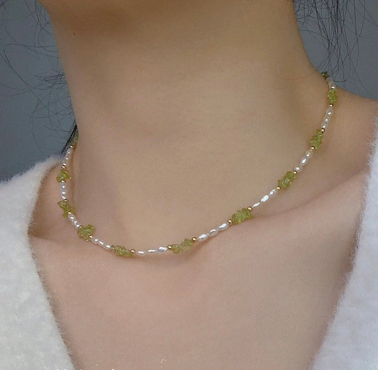 14K gold filled freshwater pearl olivine necklace. Real pearl necklace. Minimalist necklace. Bridal necklace. Gemstones necklace