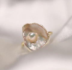 Baroque freshwater high luster quality double pearl flower ring. Elegant ring.