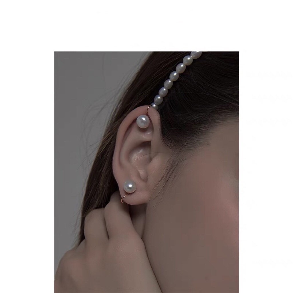 14K gold clip on freshwater pearl earring. No pain earring. Minimalist pearl earring. Pearl climber earrings. No piercing earring.