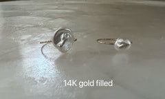 Minimalist baroque pearl luster ring. Dainty white pearl ring. Baroque Petal pearl ring. Freshwater pearl ring. Wedding ring