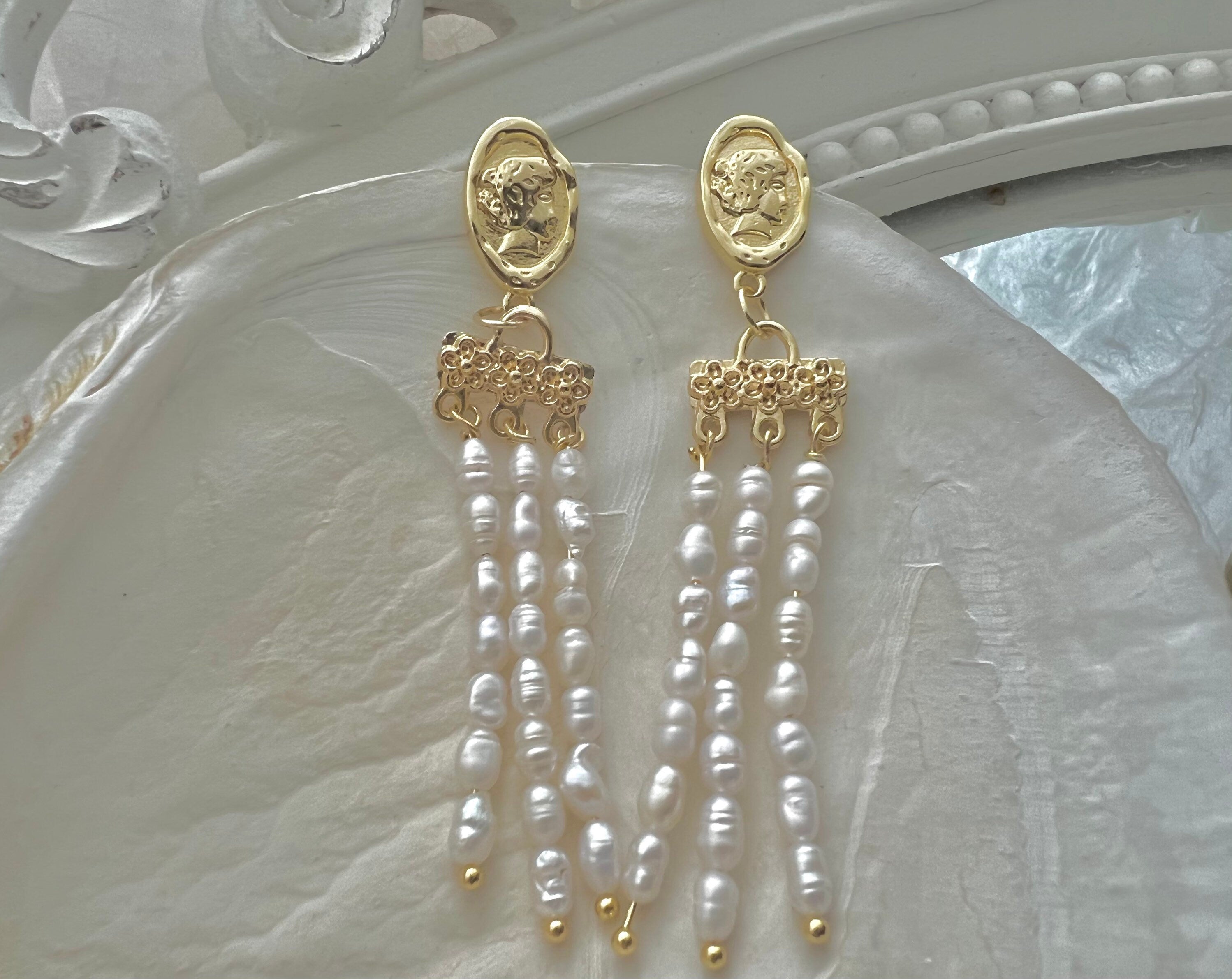 Art Deco Freshwater pearl multiple-tassel queen stud dangle earrings. Delicate earring. Curtain drop earrings. Boho bridal earrings.