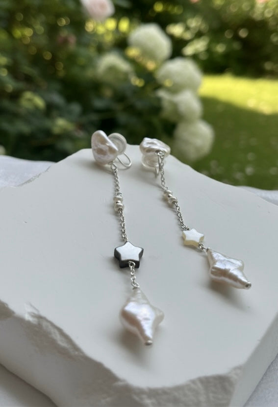 Freshwater baroque pearl long dangle star earrings. Dainty pearl earring. Minimalist pearl earrings. Elegant earring. Wedding earrings