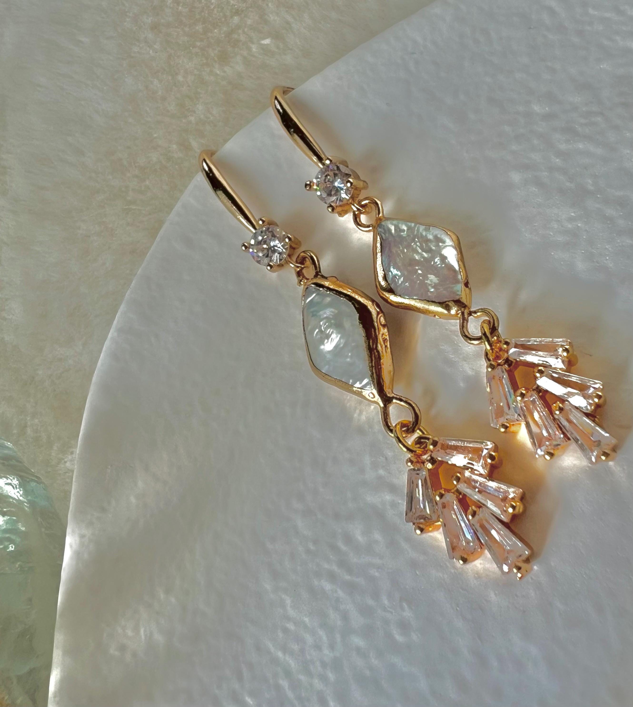 Freshwater pearl crystal Swarovski Earring. Diamonds cluster earring. Art Deco earring. Vintage earring.