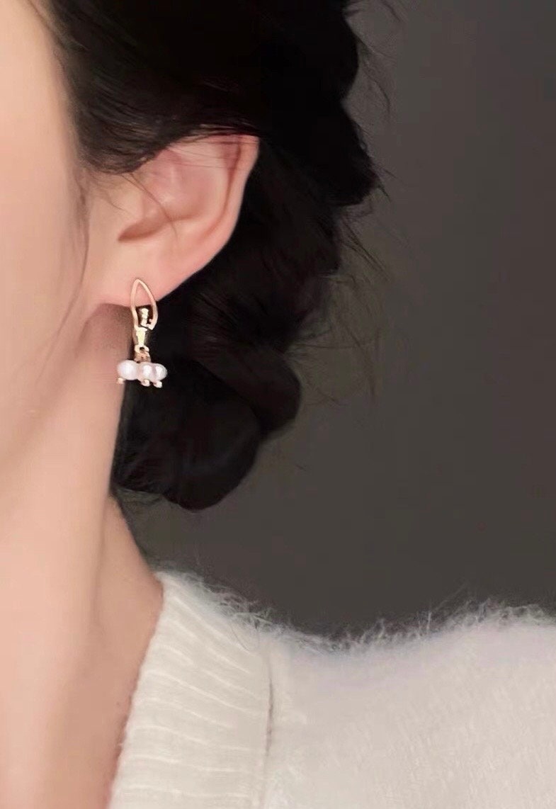 Vintage style ballet freshwater pearl earring. Minimalist earrings. Elegant pearl huggie. Bridal earrings. Bridesmaid gift.