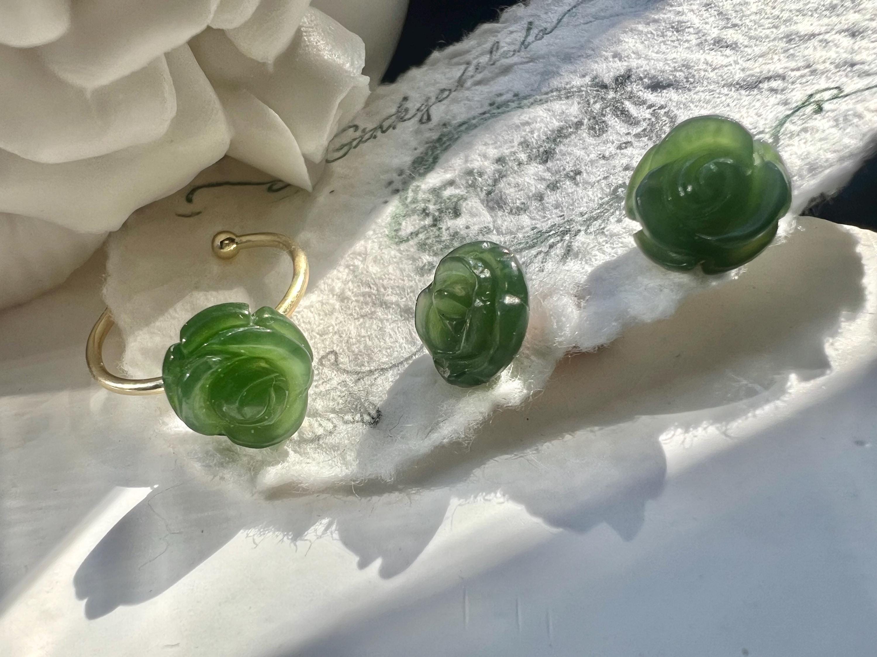 Carved green jade rose jewelry set. Green jade rose stud earrings gold. Carved jade flower studs. Nephrite jade rose earrings.