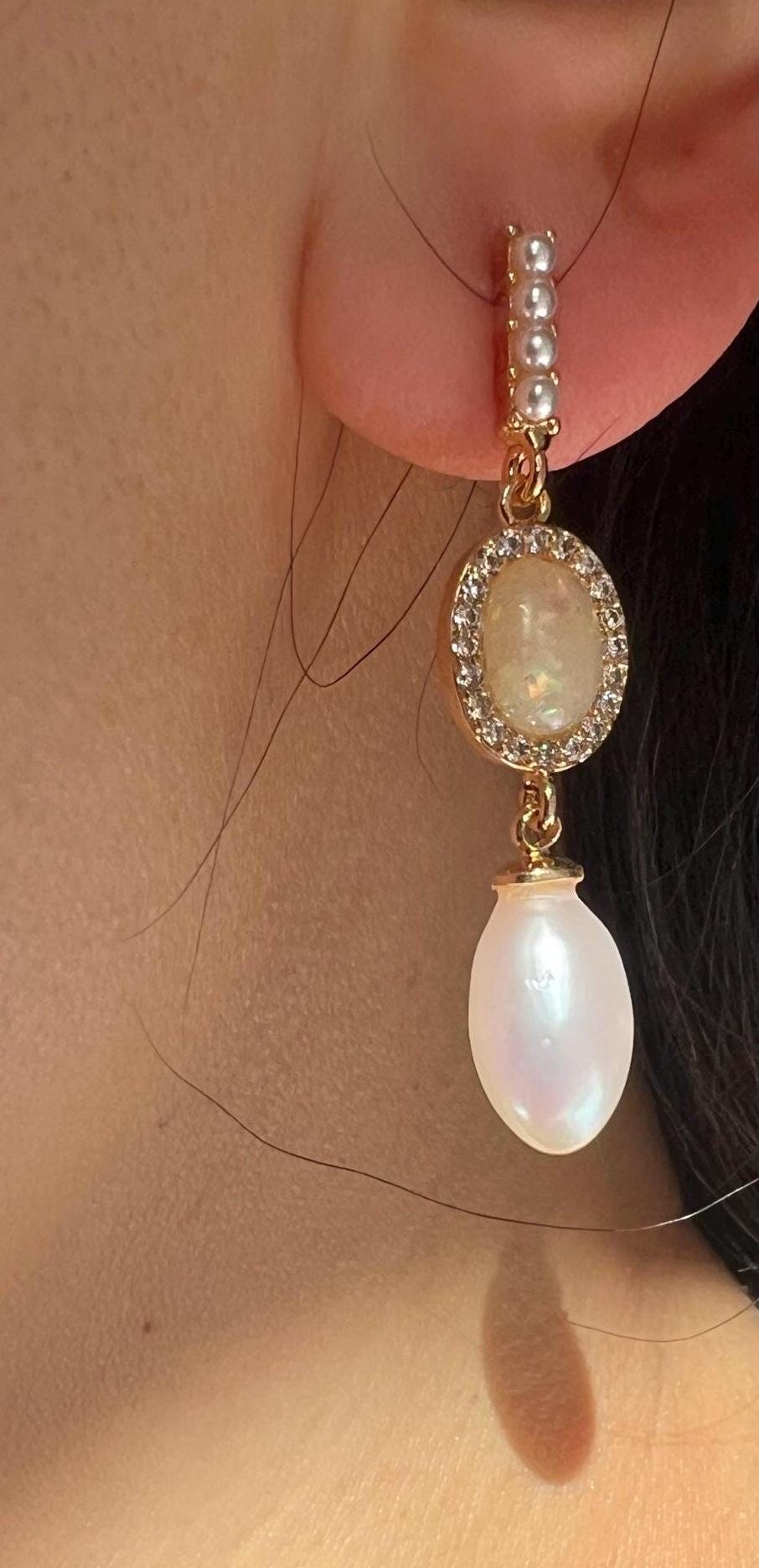 Clip on freshwater pearl natural gemstone earring. Minimalist dangle earrings. No pain Pearl earrings. Bridal earrings. Bridesmaid gift.