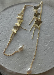 Gold butterfly long threader. Elegant freshwater pearl clip-on earrings. Dainty no pain threader. Delicate earring. Bridesmaid gift.