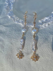 Victoria style elegant freshwater pearl dainty earring. delicate earring. France style design Swarovski earring. Wedding earrings.