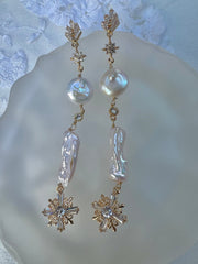 Victoria style elegant freshwater pearl dainty earring. delicate earring. France style design Swarovski earring. Wedding earrings.