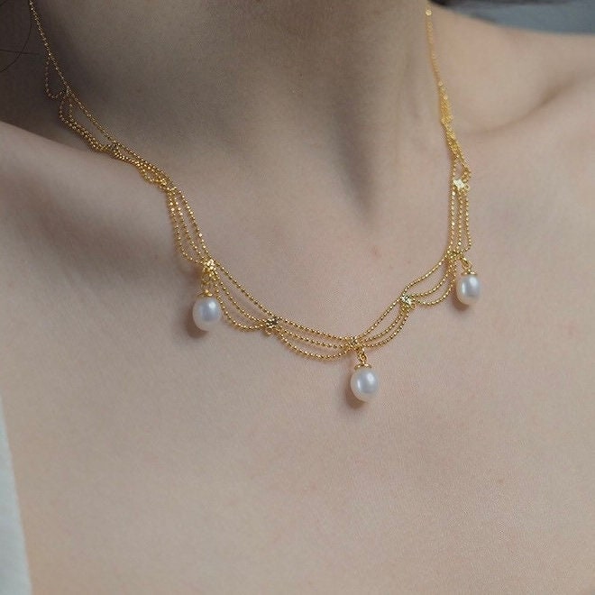 Dainty wave layer chain freshwater pearl necklace. Freshwater pearl wedding necklace. Elegant lace necklace. Wedding necklace