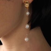 Chic freshwater pearl clip-on dangle earring. Pearl gold chic earring. Comfortable Non pierced ear clip. Bridal earring. Gift for her