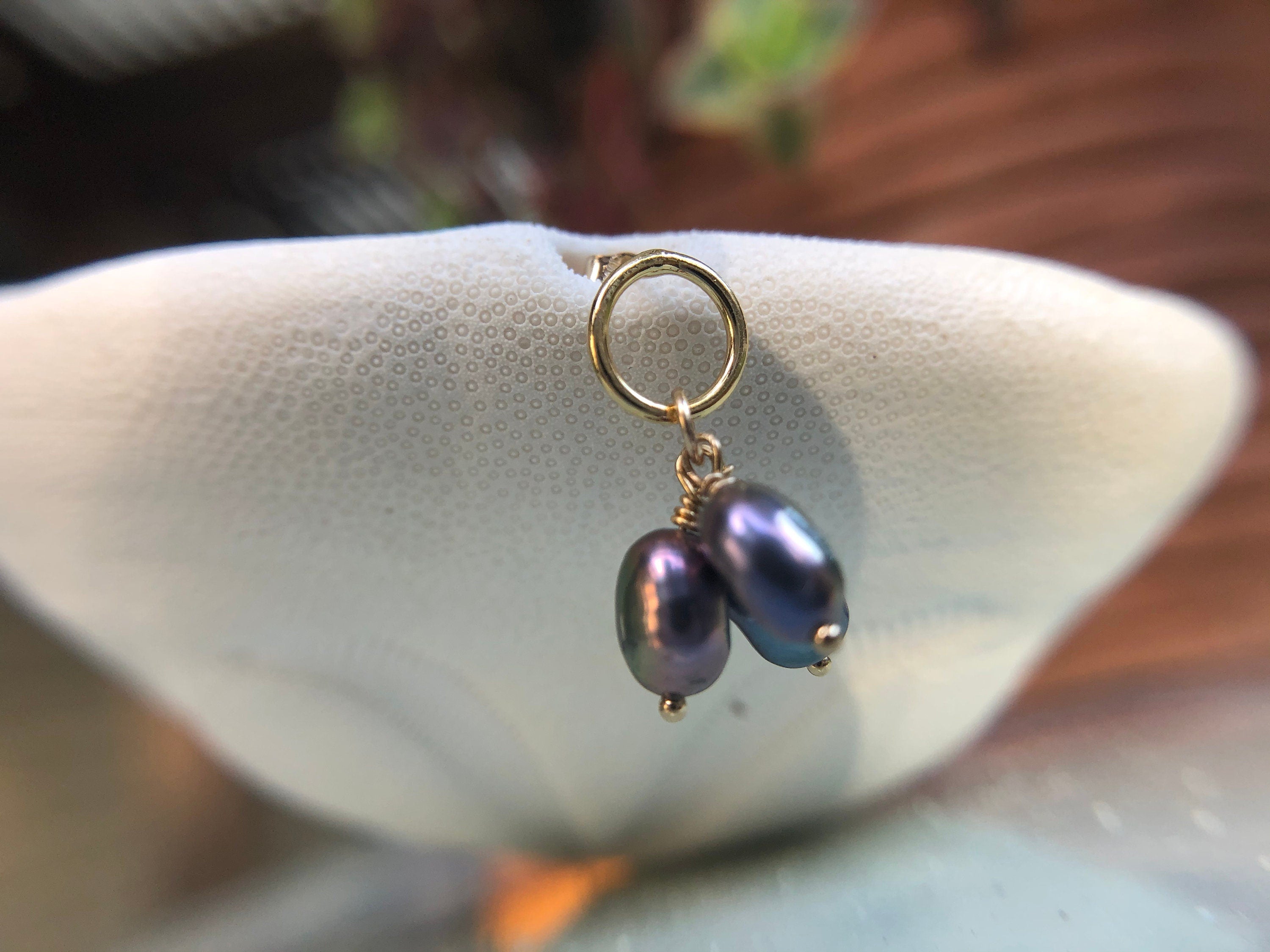14K gold filled baroque pearl hoop earrings. Minimalist earring earrings. Boho earrings