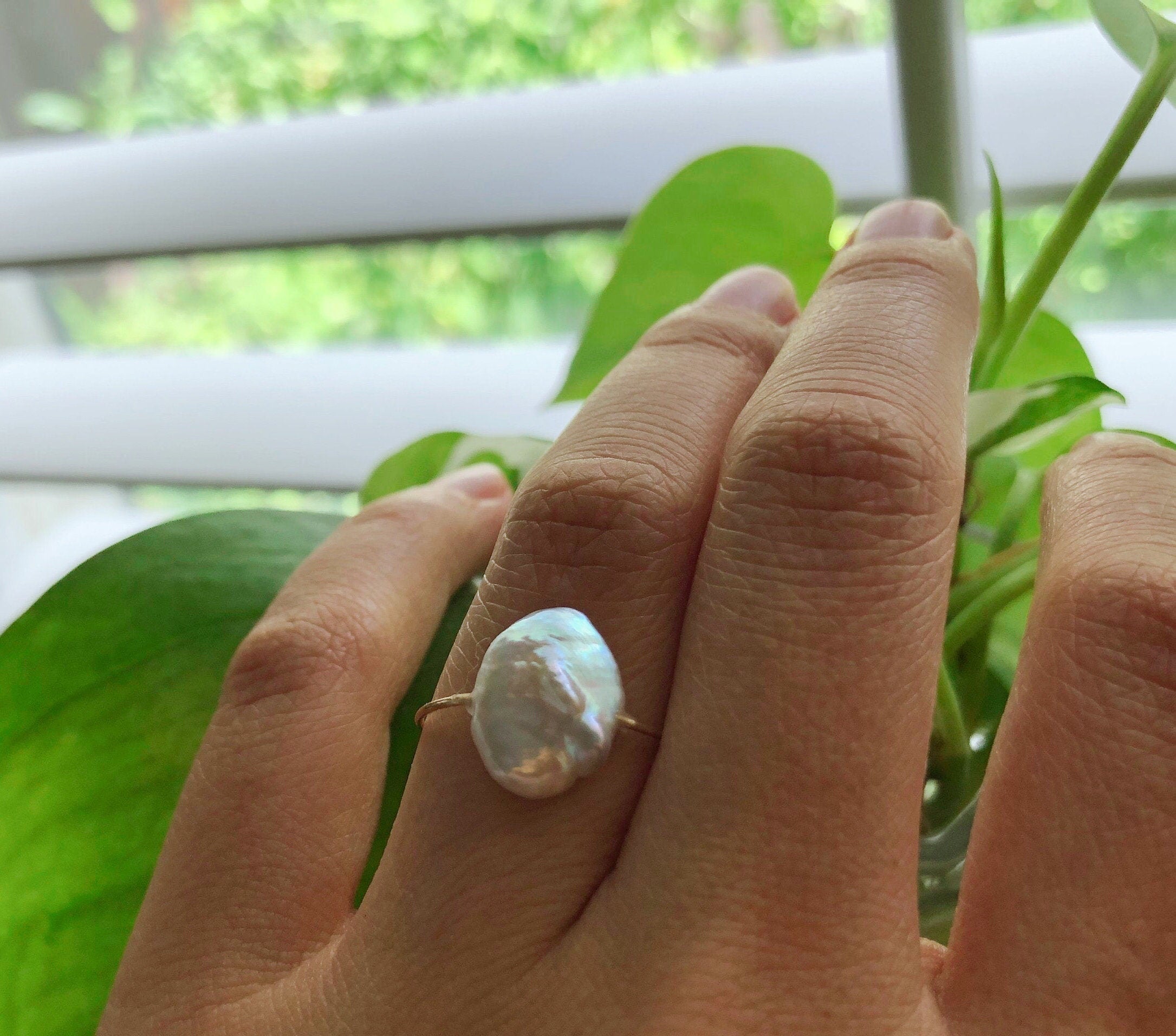 14K gold filled baroque keshi pearl ring. Minimalist pearl ring. Dainty freshwater Pearl ring. Gift for her