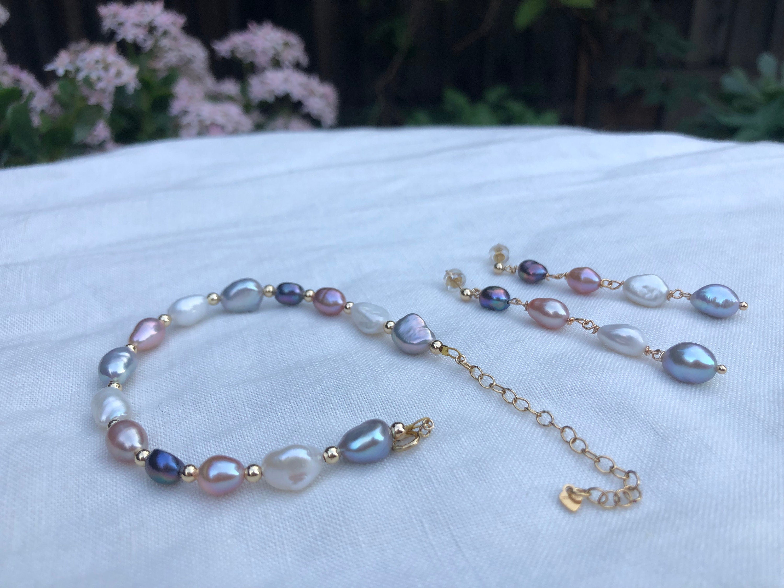 14K gold filled freshwater pearl earrings and bracelet. Rainbow earrings and bracelet set. Candy pearl bracelet and earrings. Gift