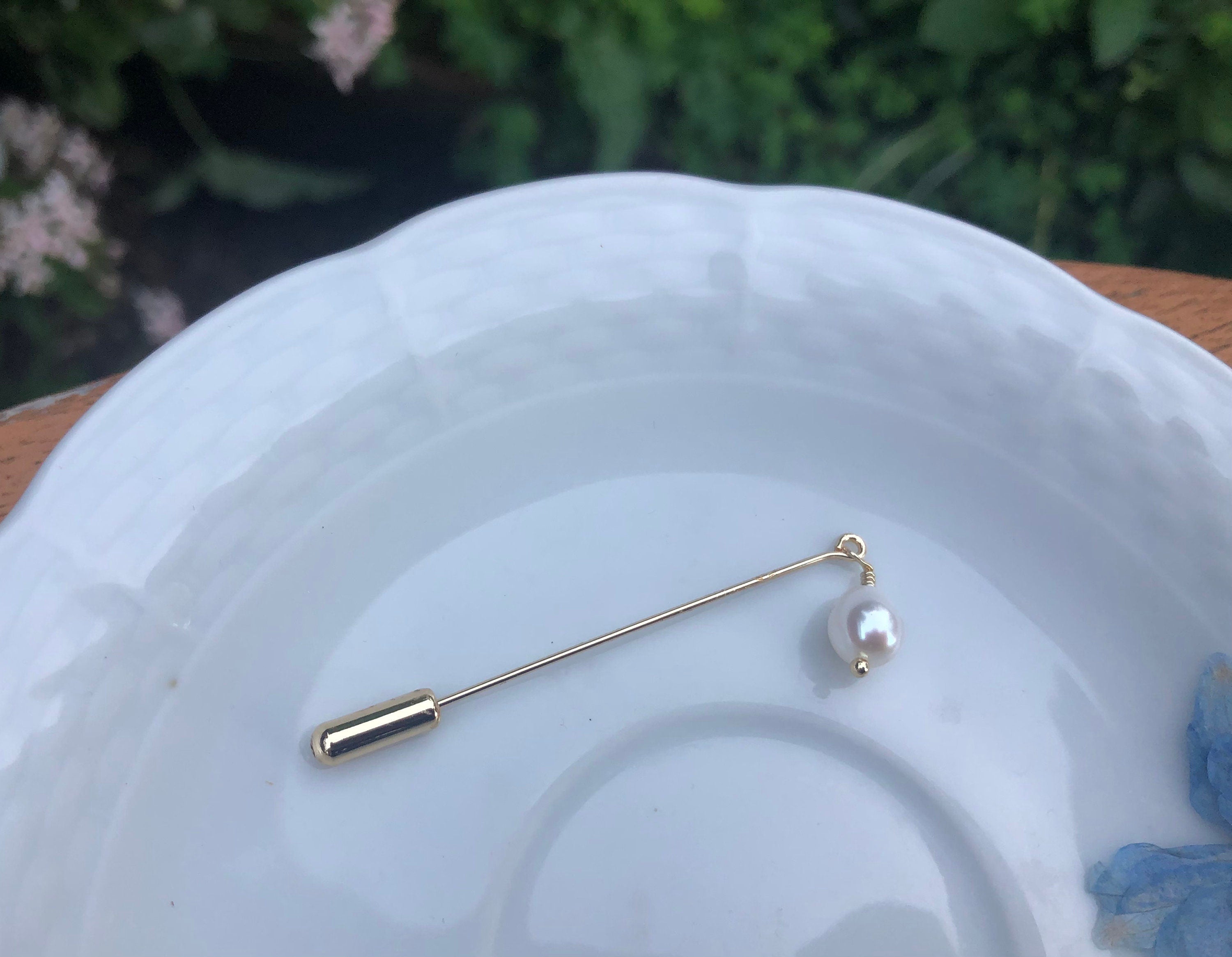 High quality luster genuine baroque pearl stick pin. Clothing Pearl brooch. Minimalist hat pin. Delicate scarf pear brooch pin. Safety pin