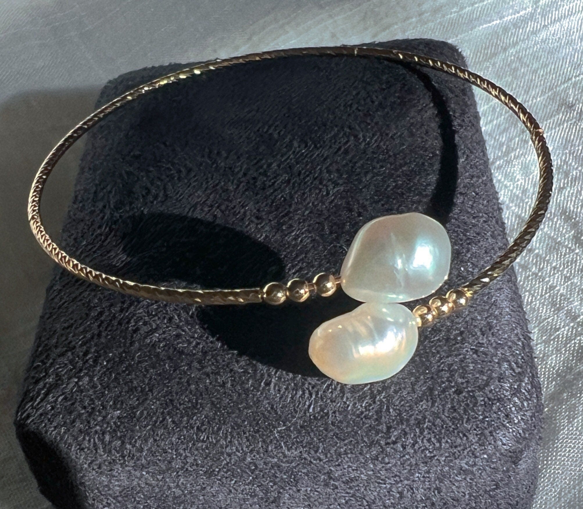 Dainty Freshwater Pearl Bangle. 18K Gold Cuff Bracelets., Real Pearl Bangle Bracelet. Adjustable baroque pearl bracelet. Wedding Bracelet