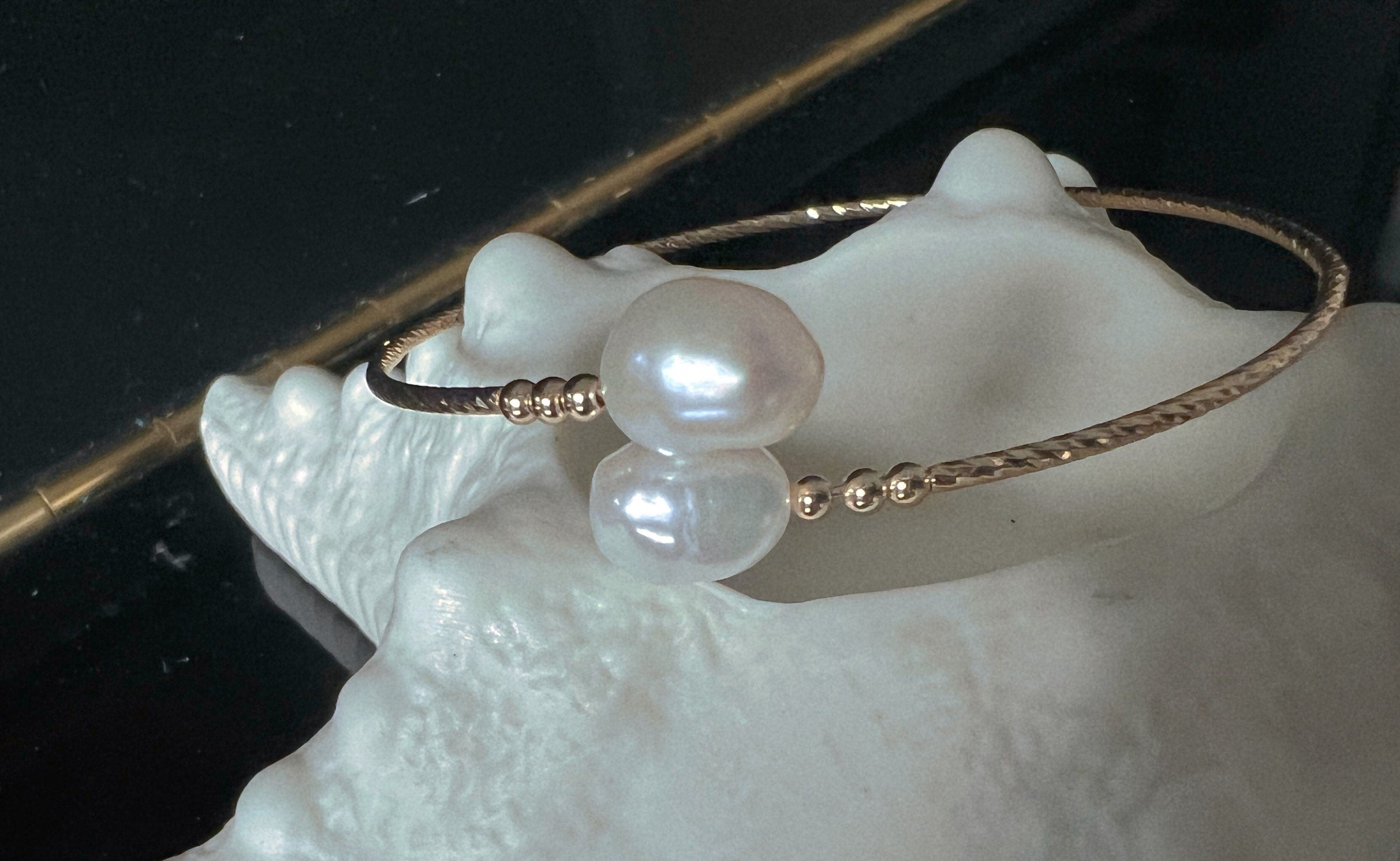 Dainty Freshwater Pearl Bangle. 18K Gold Cuff Bracelets., Real Pearl Bangle Bracelet. Adjustable baroque pearl bracelet. Wedding Bracelet