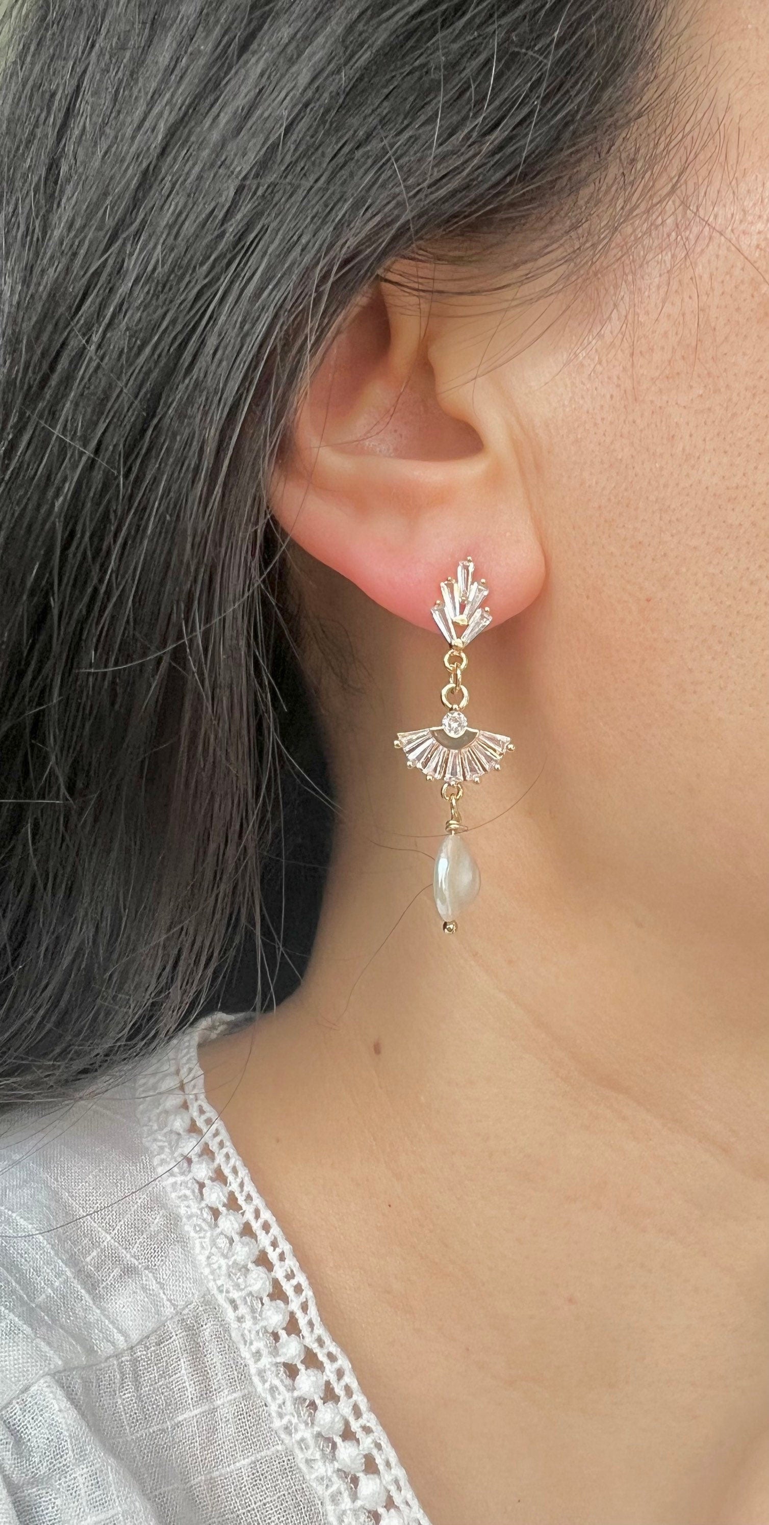 Freshwater baroque pearl earrings. Art Deco earring. Fan earrings. Boho wedding earrings. June birthstone. Real pearl earrings. Gift for her