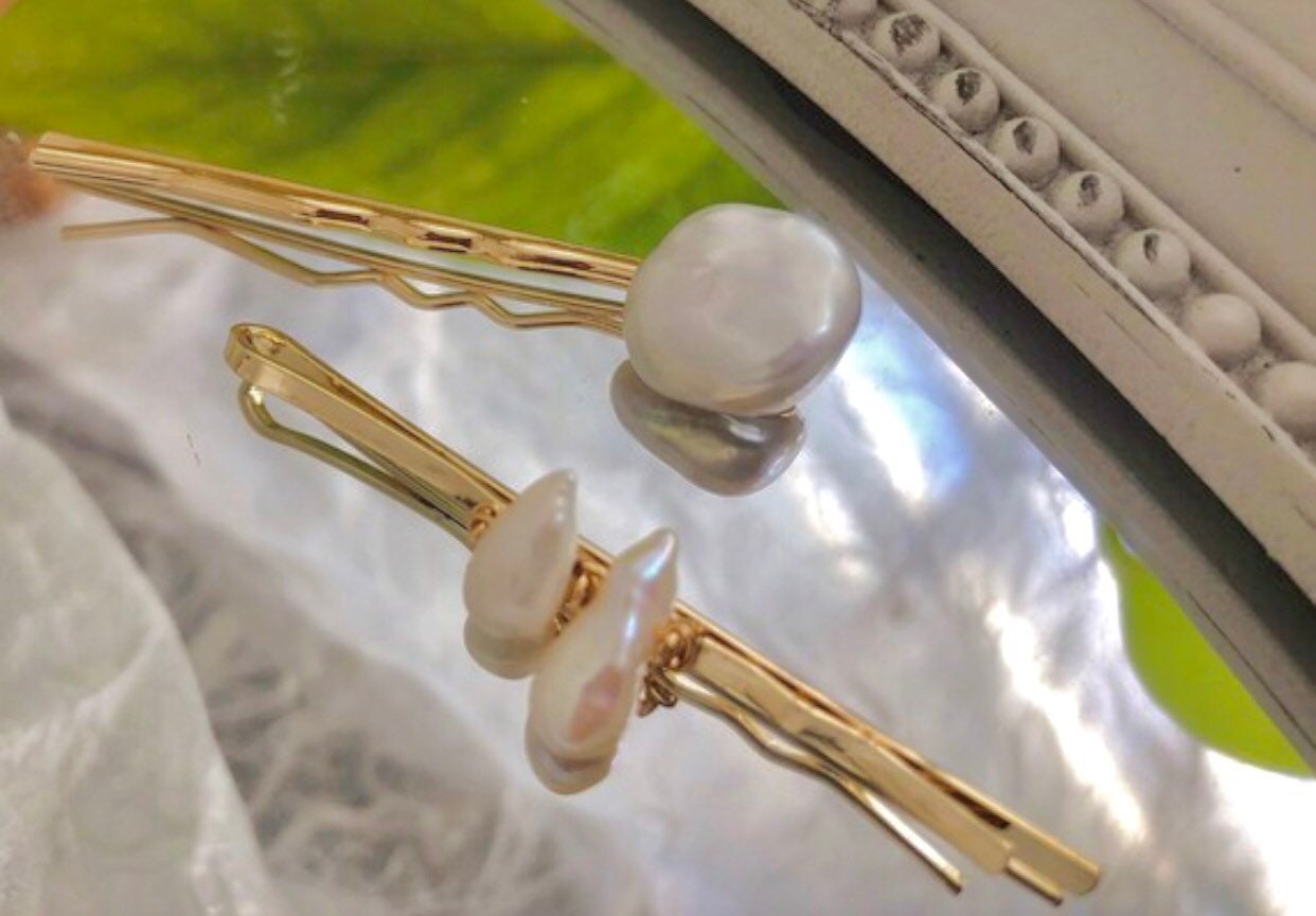 Genuine Baroque pearl single hair clip. Natural pearl barrette clip. Handmade pearl hair accessories. Pearl hair clasp. Hair slides