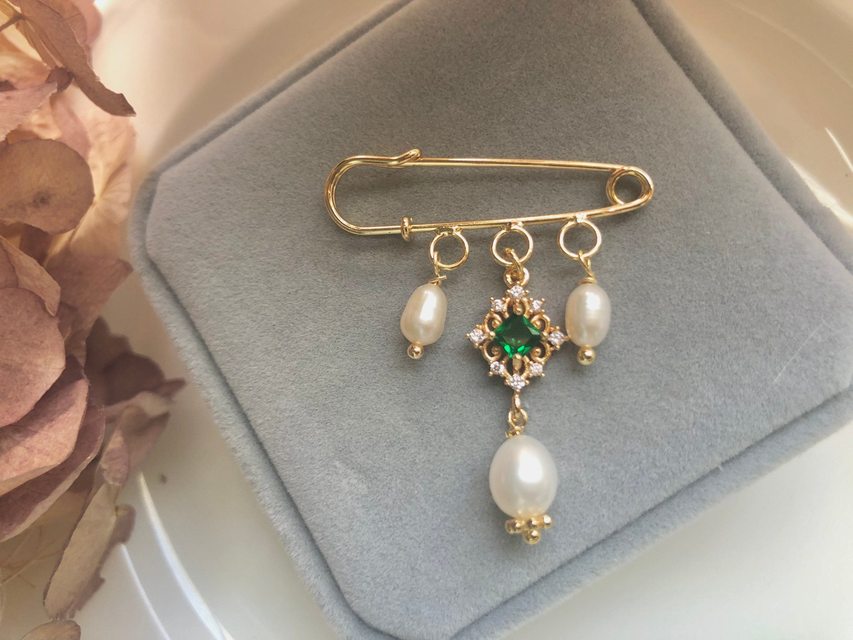 High quality luster Freshwater baroque pearl Safety pin brooch. Dangle zircon pin brooch. 18K gold plated genuine pearl pin.