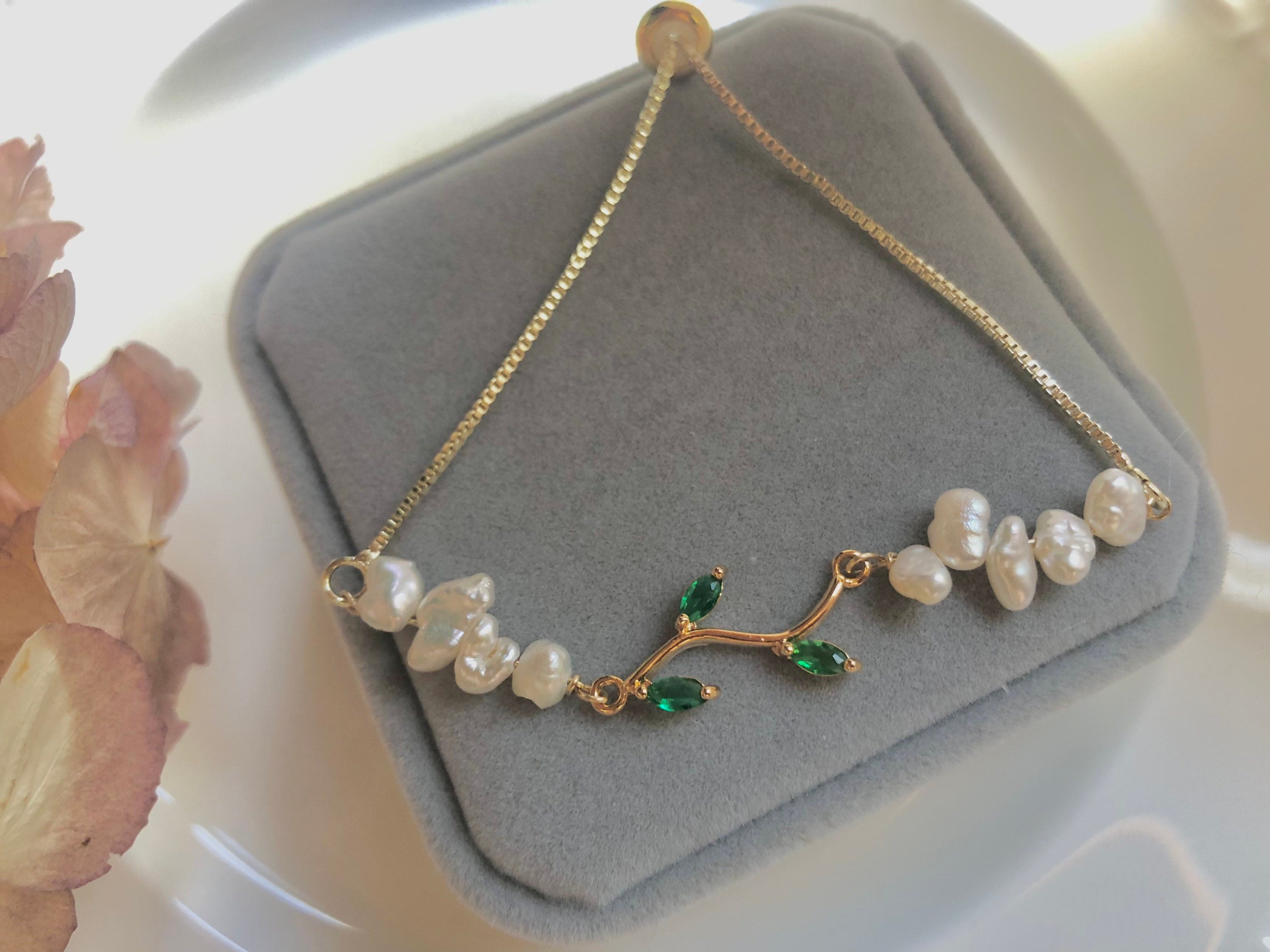 Small baroque pearls adjustable bracelet. Zircon leaf bracelet. Bridal pearl bracelet. Bridesmaid gift. Asymmetry bracelet. Gift for her.