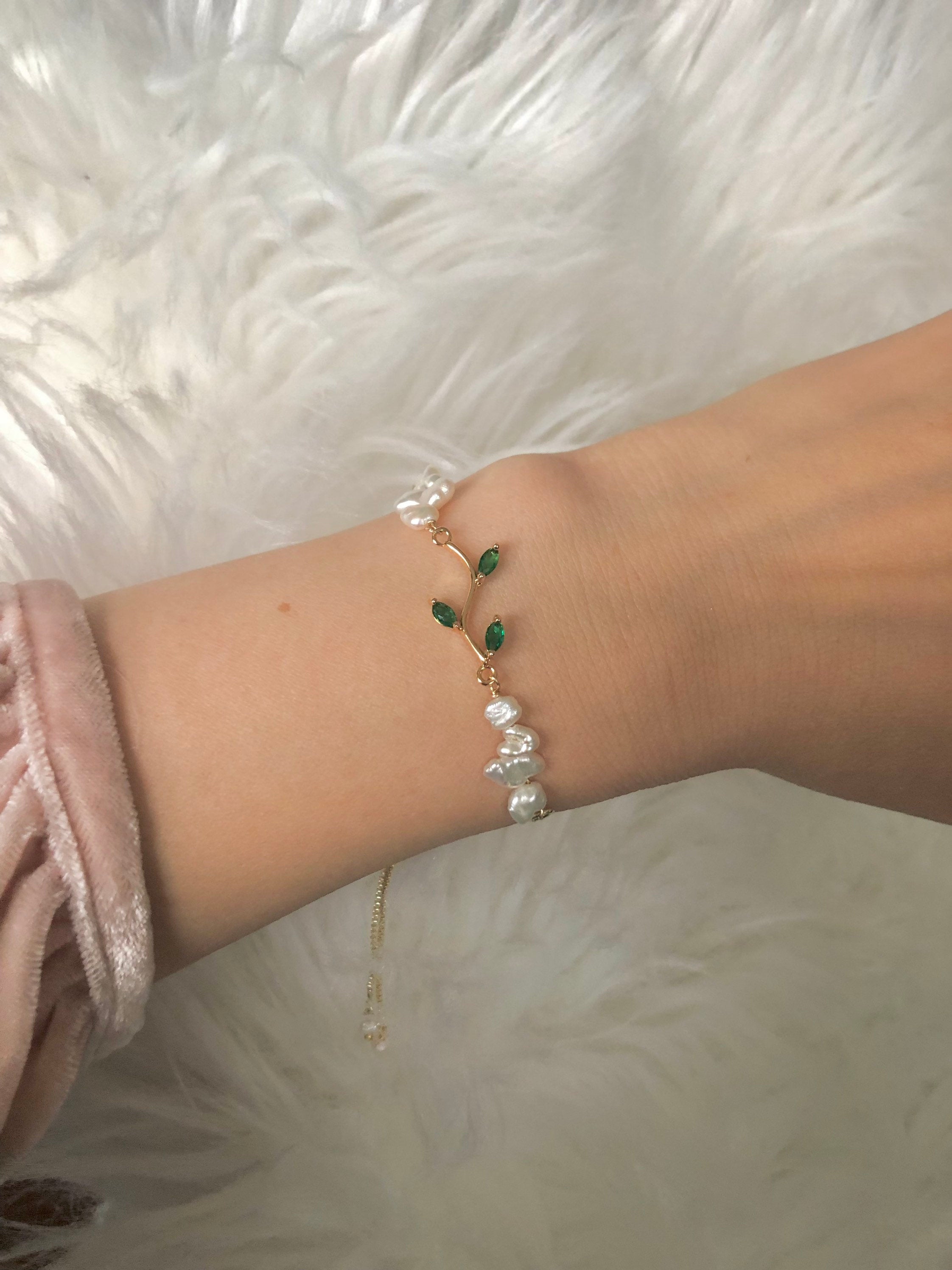 Small baroque pearls adjustable bracelet. Zircon leaf bracelet. Bridal pearl bracelet. Bridesmaid gift. Asymmetry bracelet. Gift for her.