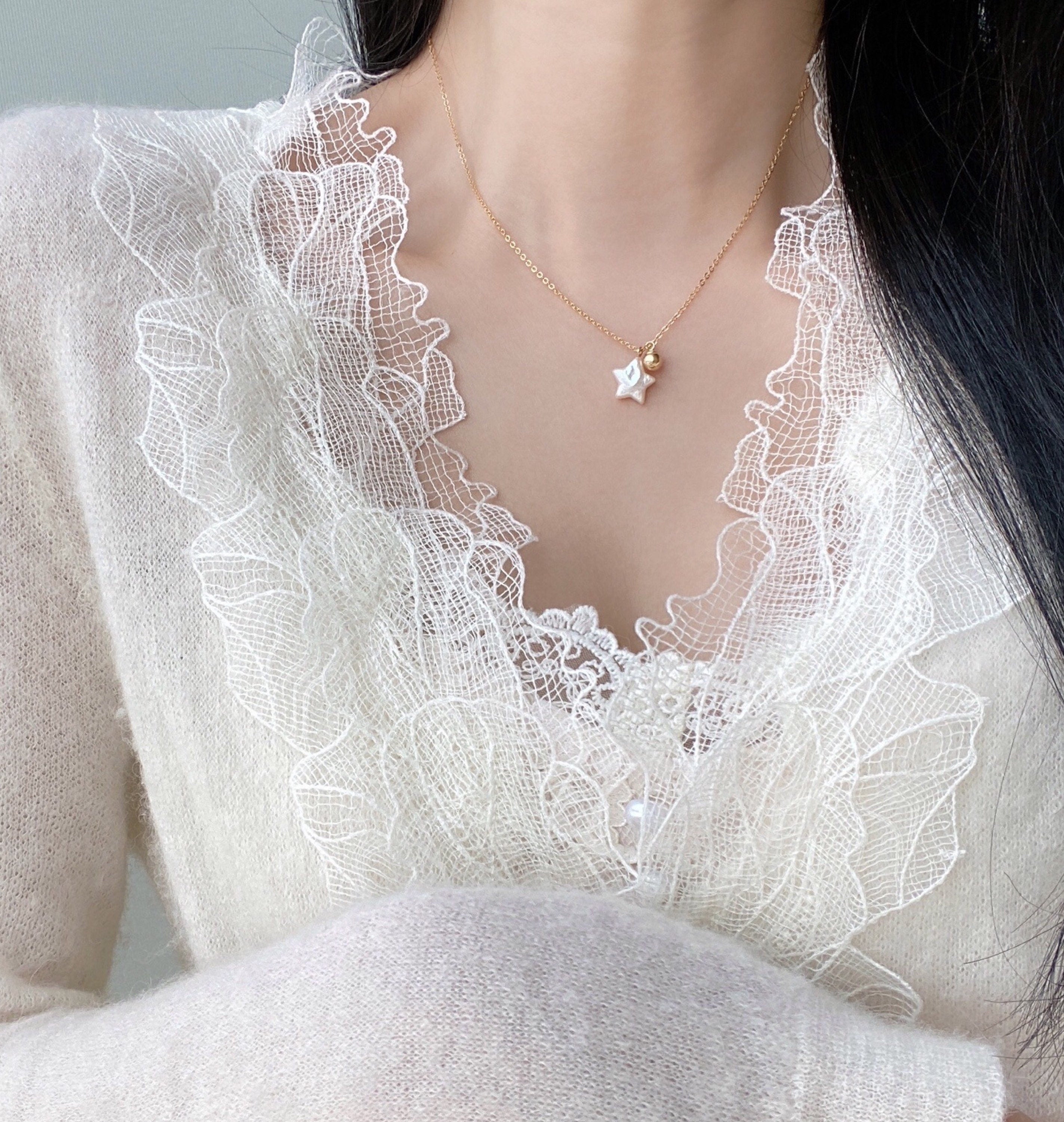 14K gold filled Baroque pearl star-pointed shaped Wrinkle necklace. Lustrous baroque space necklace. Baroque Gold beads necklace. Bridal.