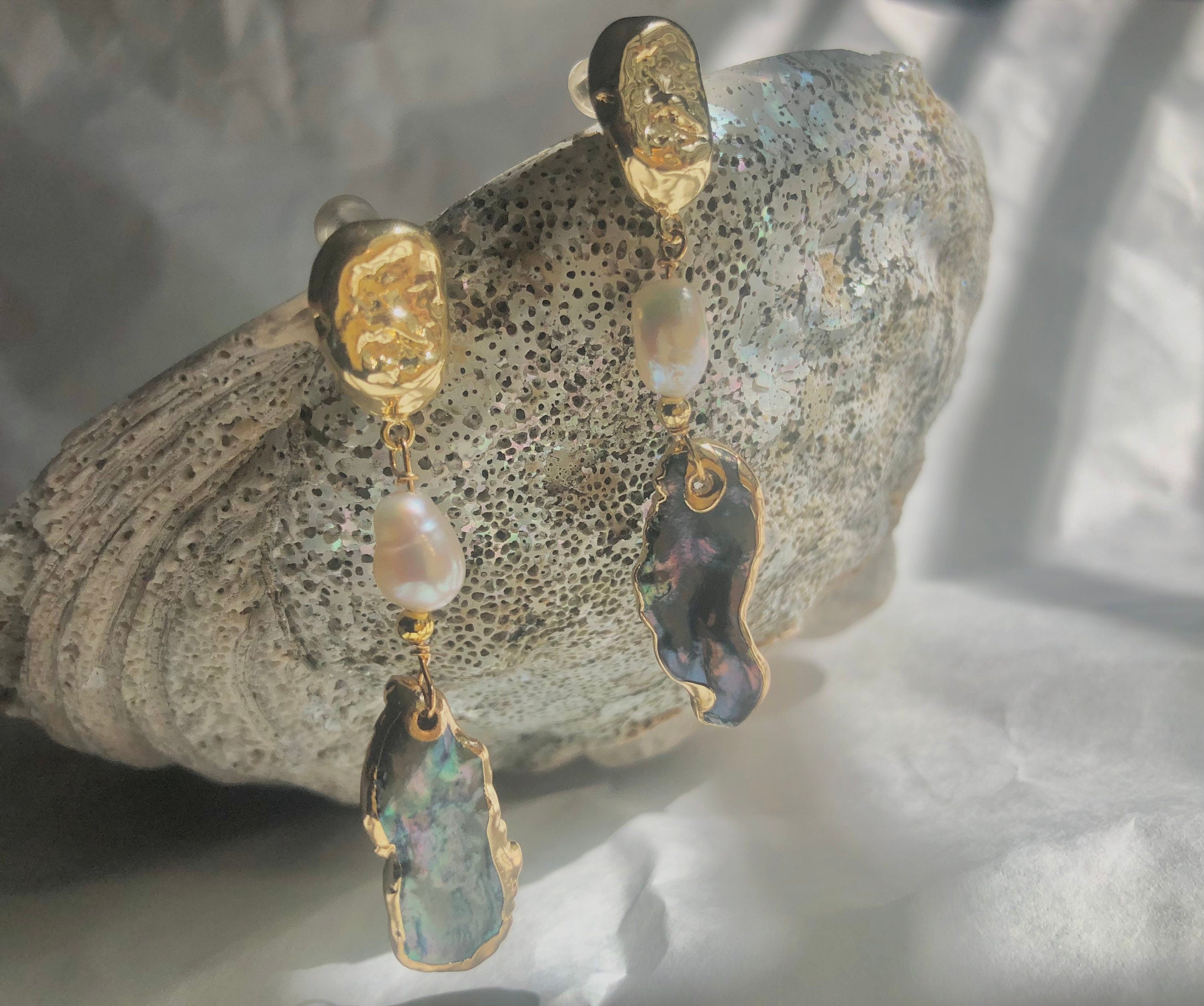 Freshwater multiple-color Baroque Keshi Pearls Stud Earring. Natural FreshwaterPearls Dangle. Gold Pearl Drop Jewelry Stud. Modern Eardrop.