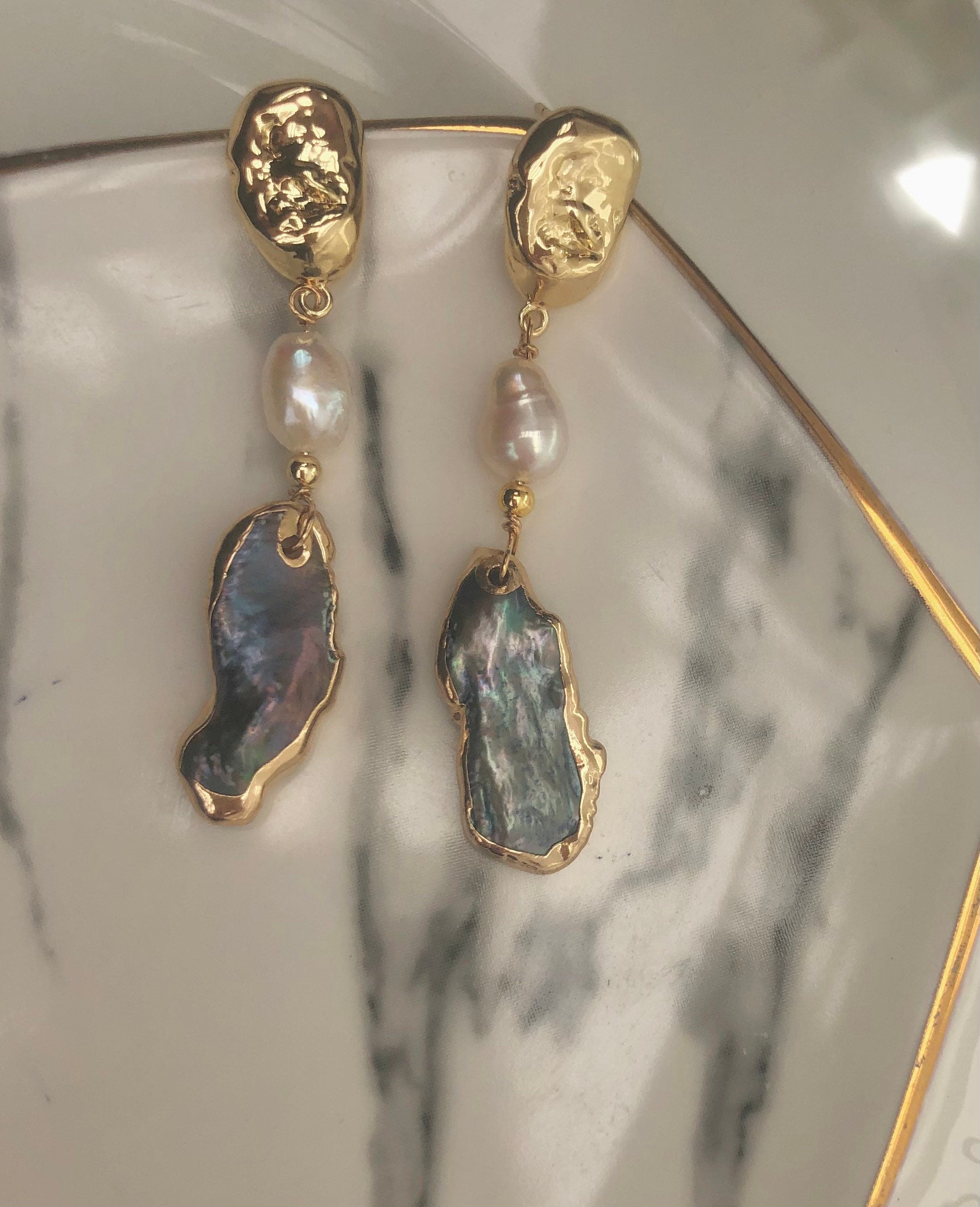 Freshwater multiple-color Baroque Keshi Pearls Stud Earring. Natural FreshwaterPearls Dangle. Gold Pearl Drop Jewelry Stud. Modern Eardrop.