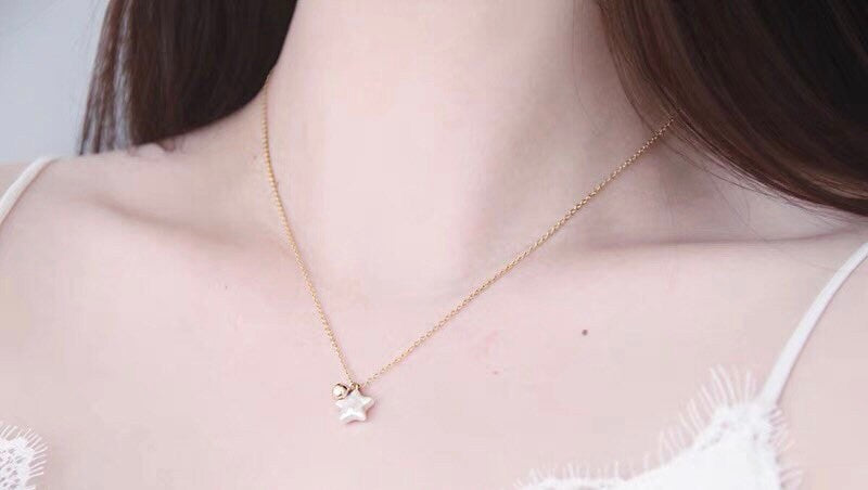 14K gold filled Baroque pearl star-pointed shaped Wrinkle necklace. Lustrous baroque space necklace. Baroque Gold beads necklace. Bridal.