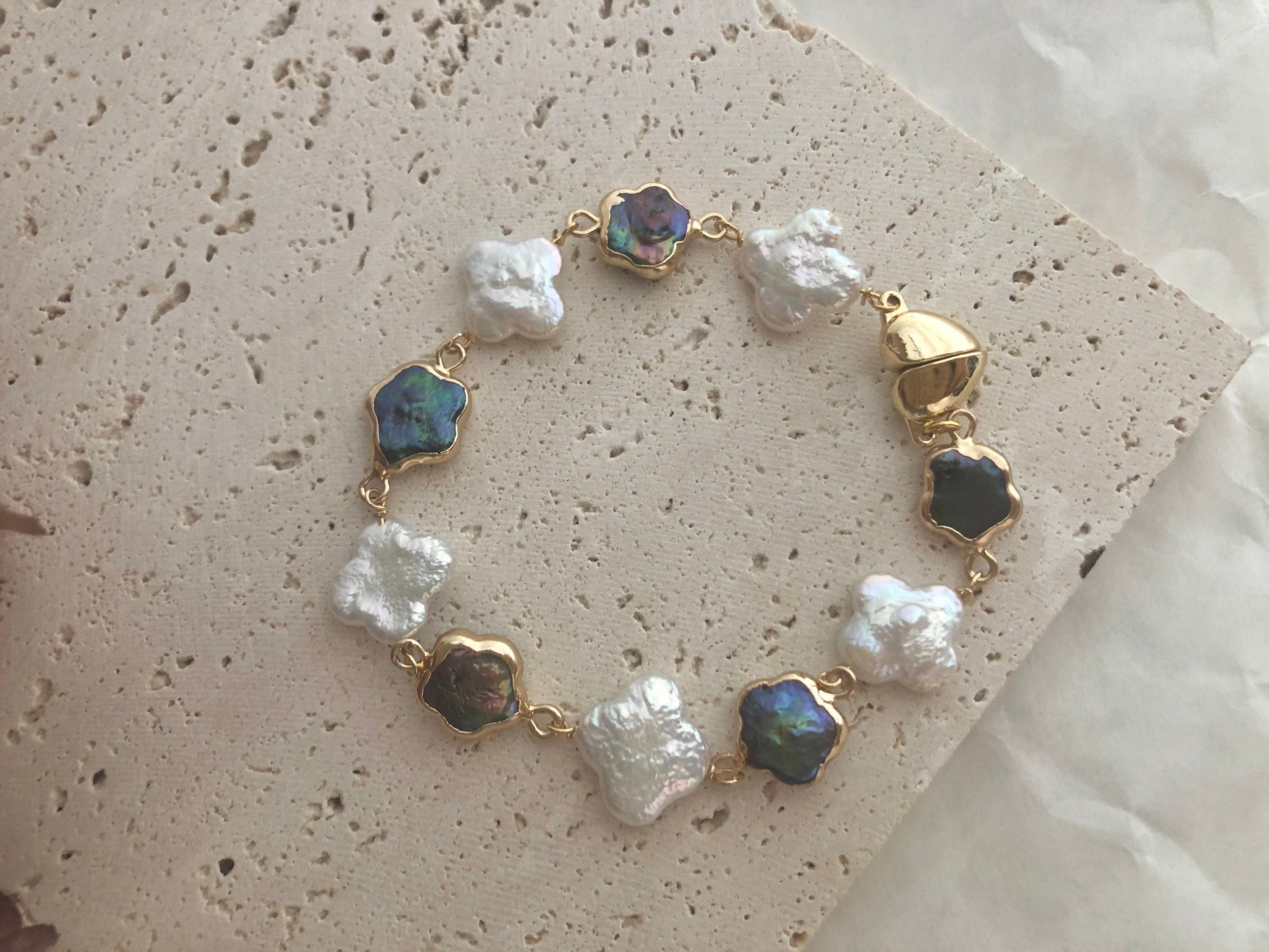 Multiple-col freshwater baroque pearl bracelet. Baroque pearl bracelet. Lucky bracelet. Boho bracelet. Flower clover pearl bracelet