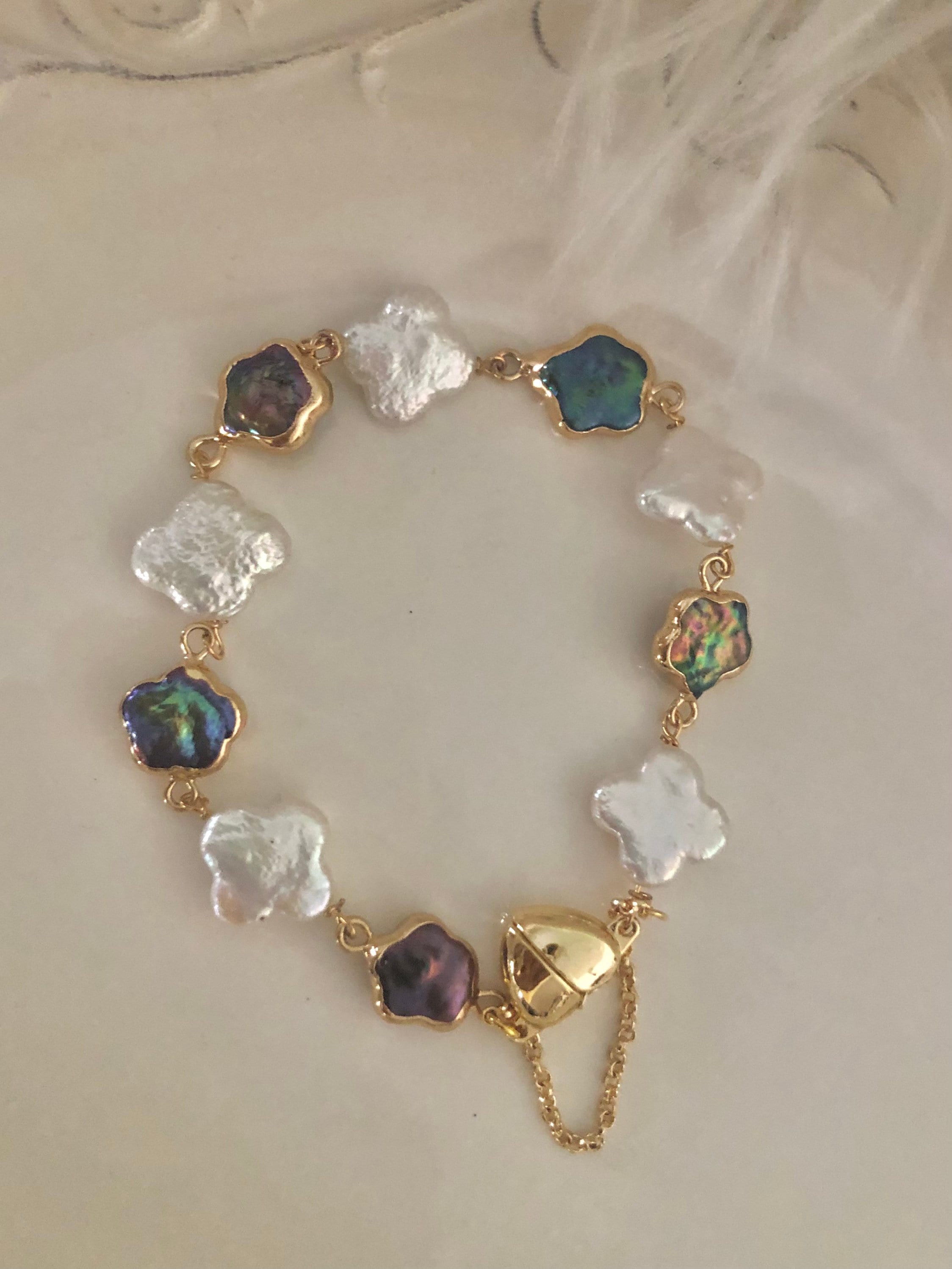 Multiple-col freshwater baroque pearl bracelet. Baroque pearl bracelet. Lucky bracelet. Boho bracelet. Flower clover pearl bracelet