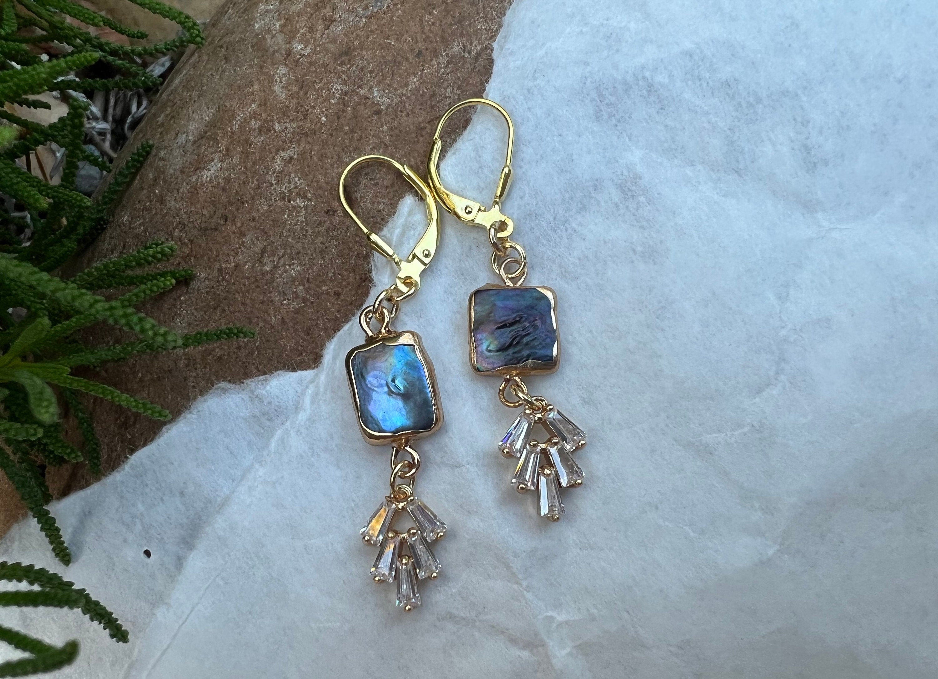 Baroque pearl crystal dangle earring. Vintage style ZC earring. Gold vermeil pearl earring. France style dope earring. Gift for her
