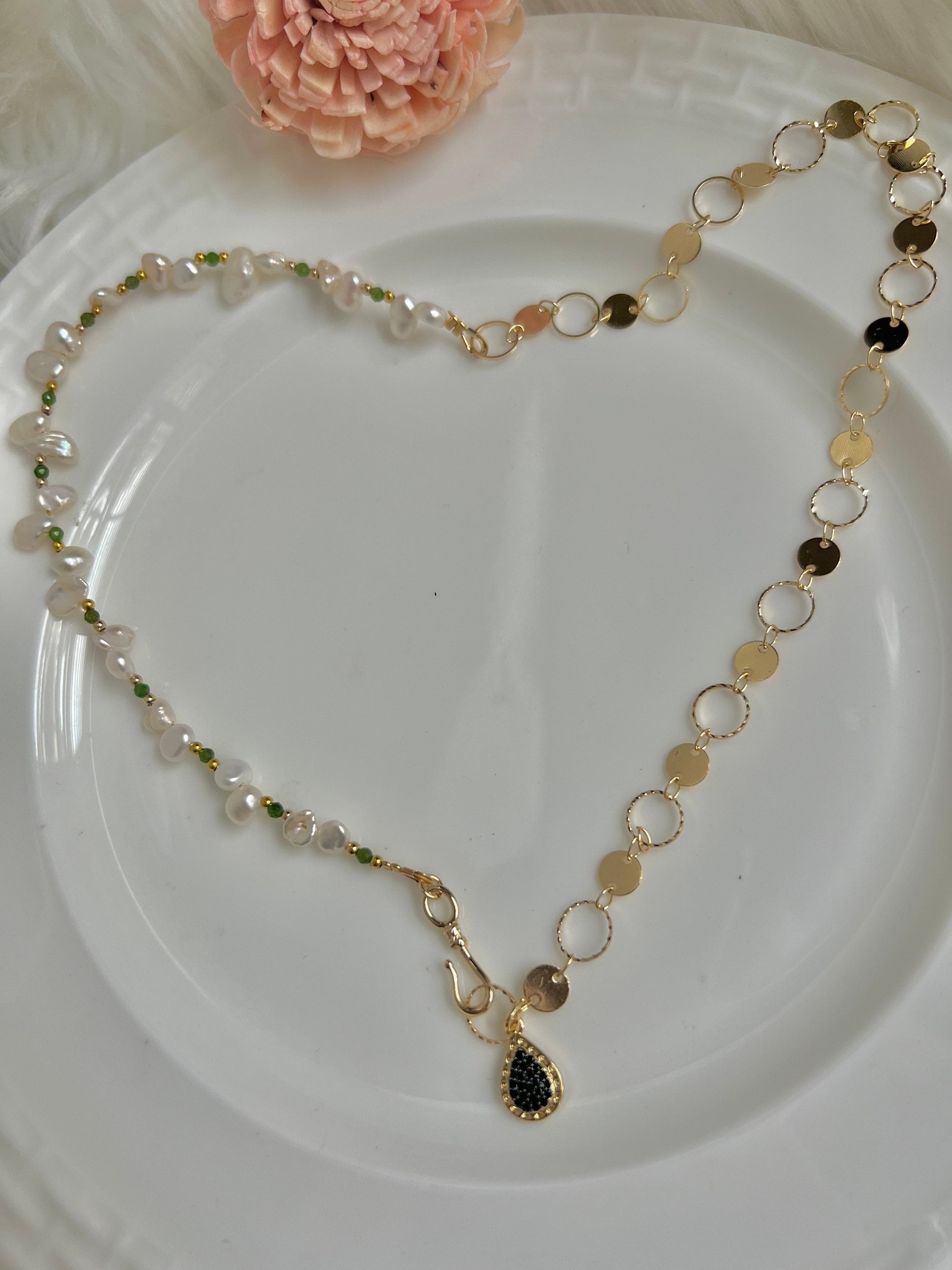 Freshwater baroque petal pearl half chain gemstone necklace. High luster baroque pearl necklace. Y necklace. Vintage necklace
