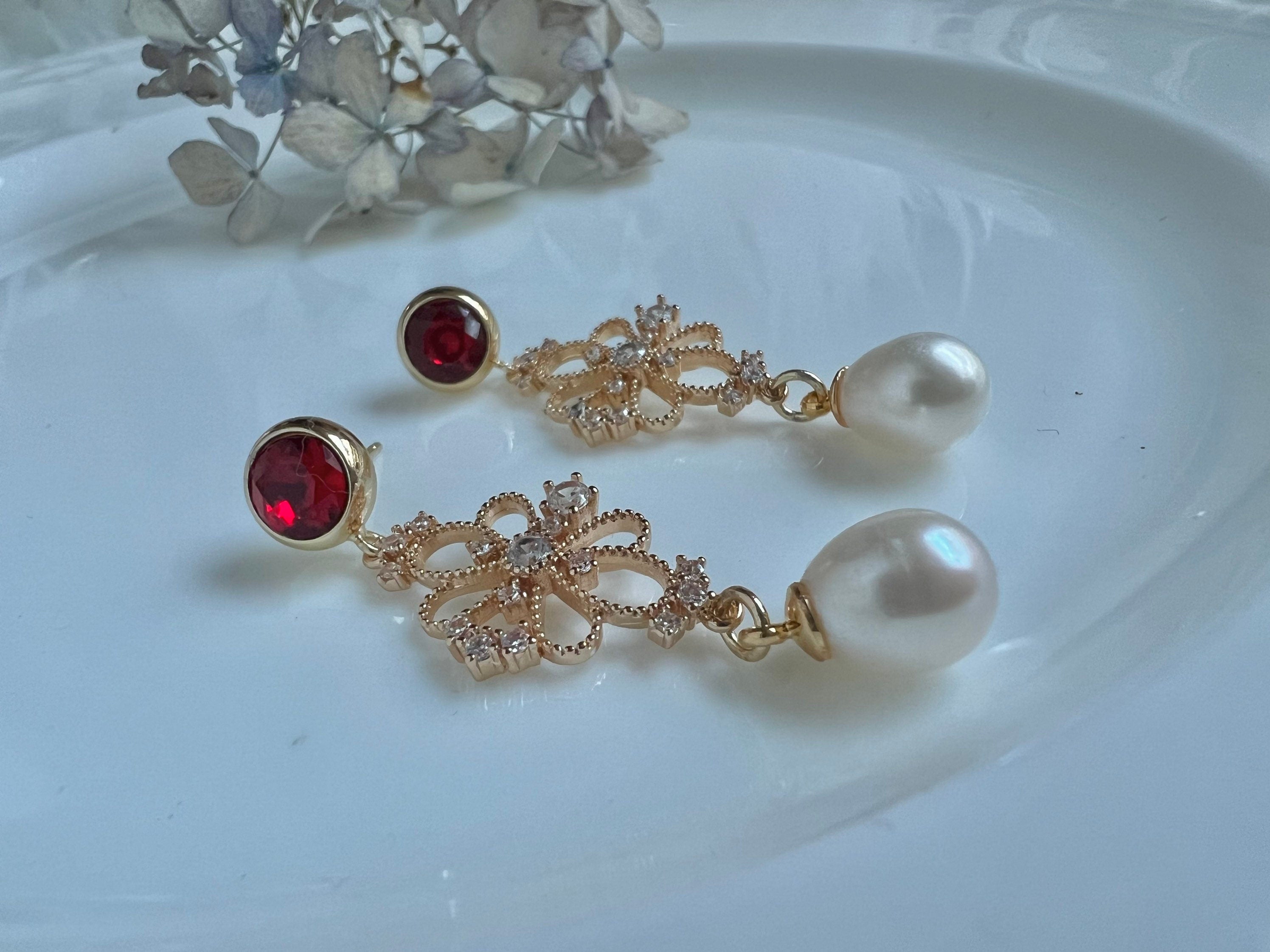 Elegant art deco freshwater pearl dangle earring. Filigree antique earrings. Gemstone earrings. Gift for her.