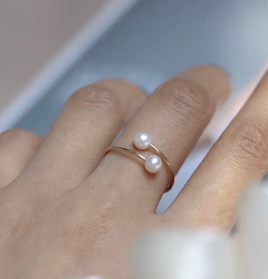14K gold filled double freshwater pearl open ring. Minimalist ring. Dainty pearl ring. Elegant ring. Gift for mom