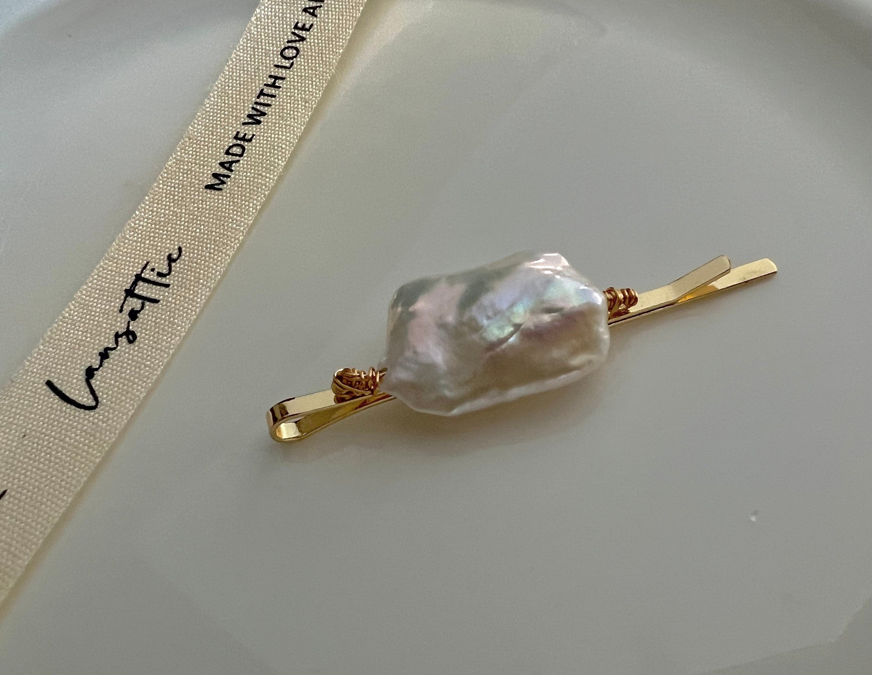14K gold plated natural baroque keshi pearl hair clip. Hair slide. Wedding barrettes. Boho minimalist hair accessories. Pearl hair clasp.