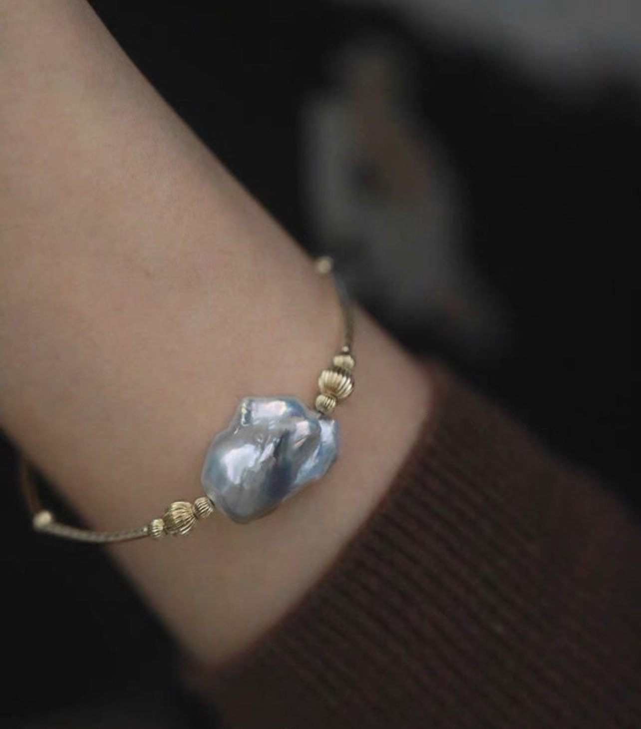 14K gold filled freshwater baroque pearl bangle/bracelet. Minimalist bracelet/bangle. Wedding bangle/bracelet. Gift for her.
