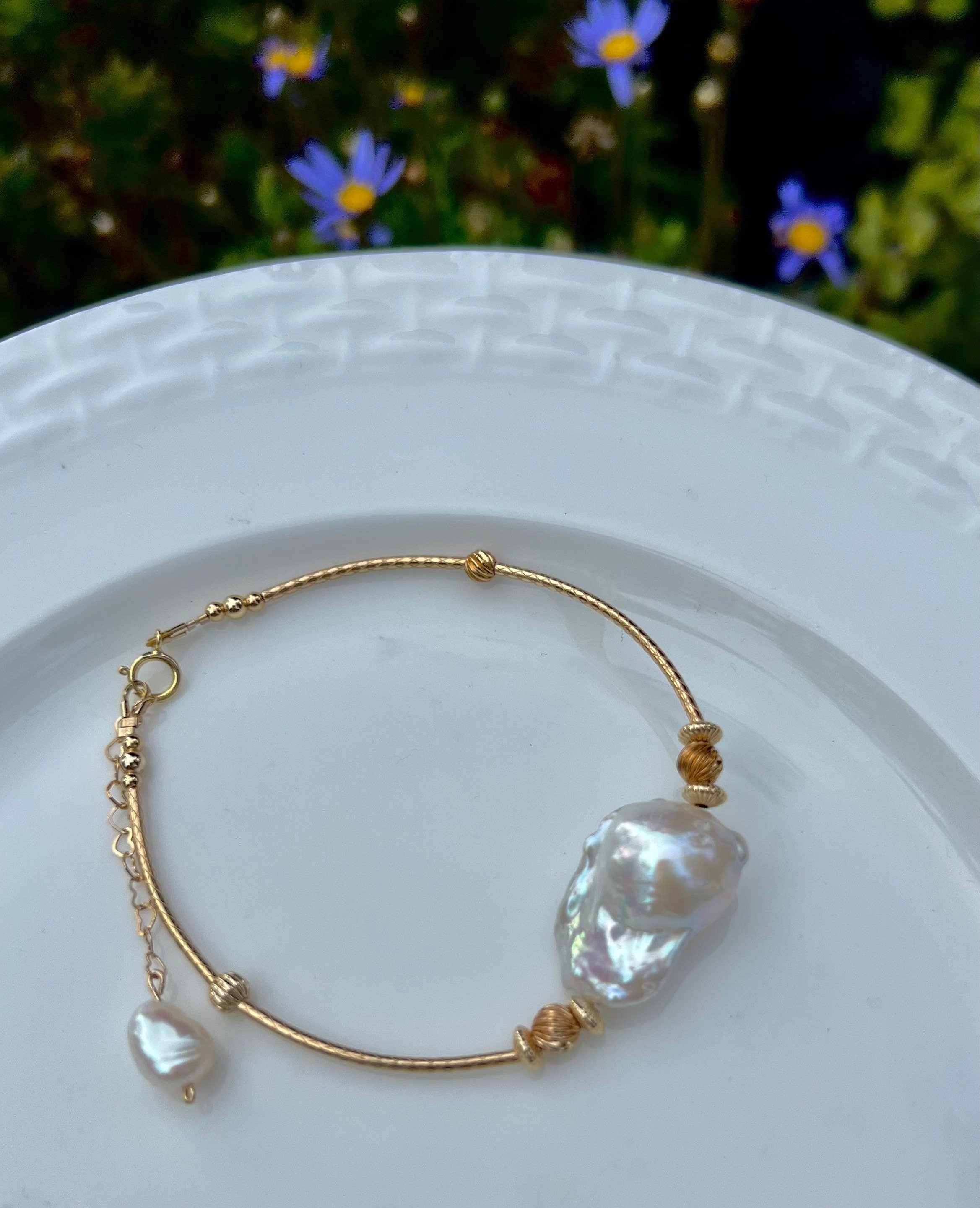 14K gold filled freshwater baroque pearl bangle/bracelet. Minimalist bracelet/bangle. Wedding bangle/bracelet. Gift for her.