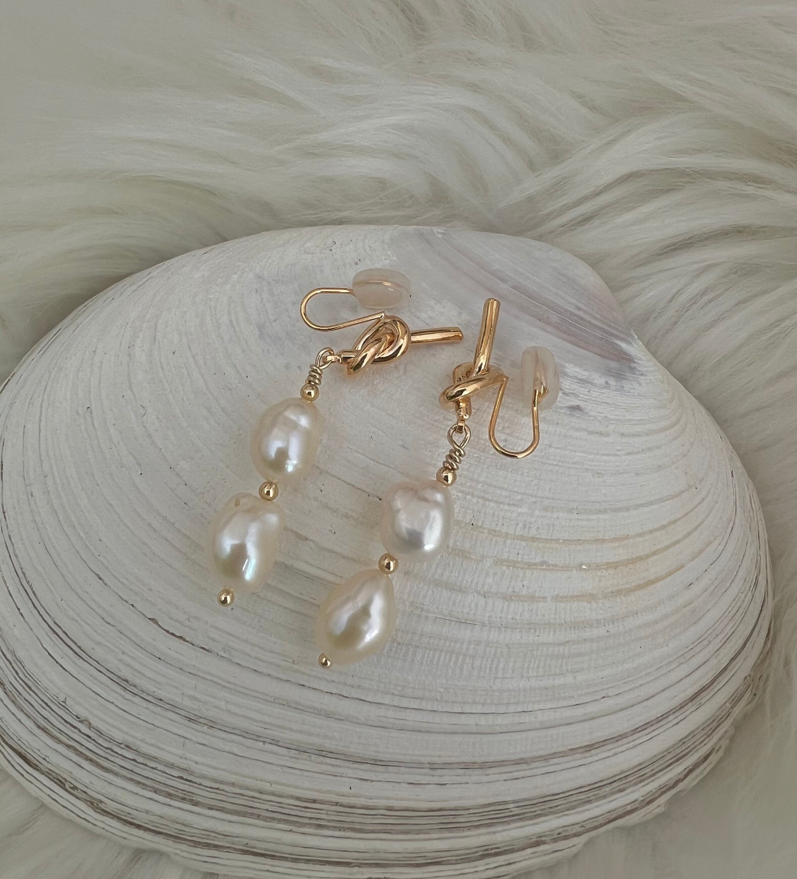 Chic style freshwater pearl clip-on earring. Pearl knot gold earring. Comfortable Non pierced ear clip. Bridal earring. Gift for her