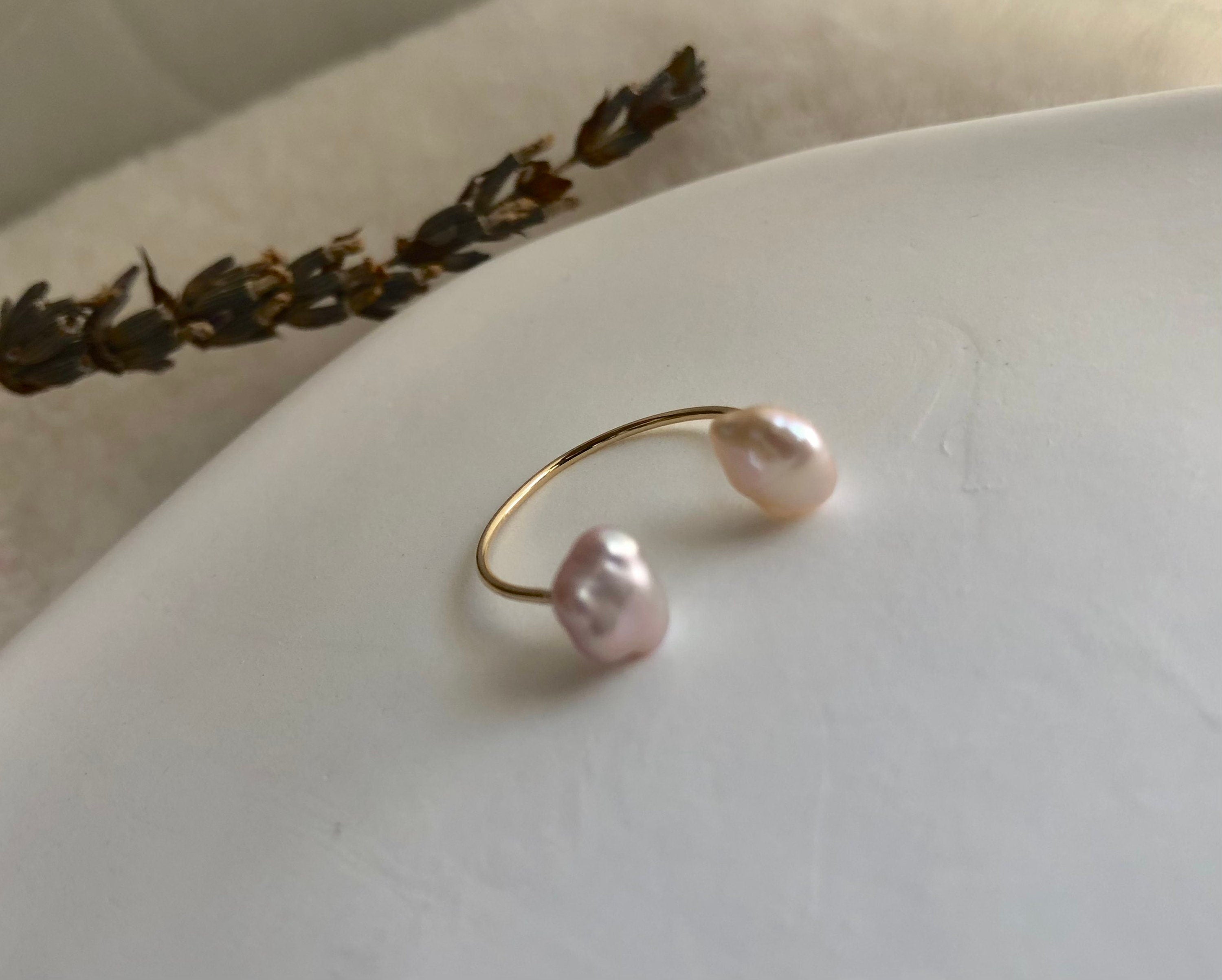 14K gold filled double baroque keshi pearl ring cuff. Minimalist pearl ring cuff. Dainty freshwater Pearl ring cuff. Gift for her